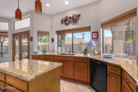 Kitchen - 251 E Vera Ln, Tempe, AZ 85284 photo 4 of 4