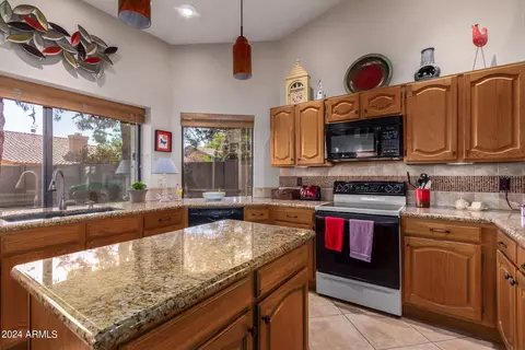 Kitchen - 251 E Vera Ln, Tempe, AZ 85284 photo 3 of 4