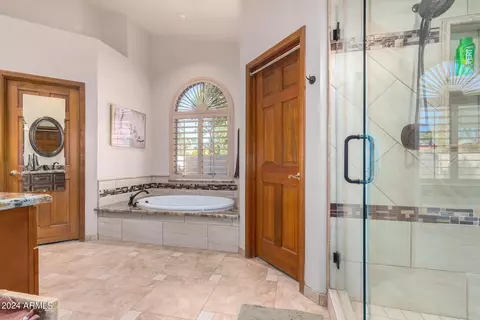 Bath - 251 E Vera Ln, Tempe, AZ 85284 photo 2 of 3