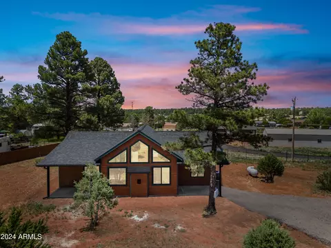 2726 Church Ln, Overgaard, AZ 85933