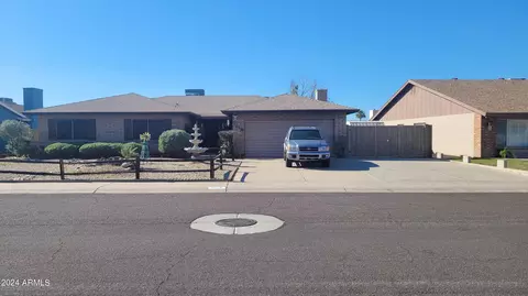 5119 W Laurie Ln, Glendale, AZ 85302