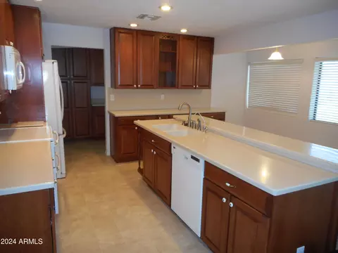 4703 E Greenway St, Mesa, AZ 85205 photo 4