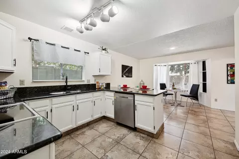 4752 W Marco Polo Rd, Glendale, AZ 85308
