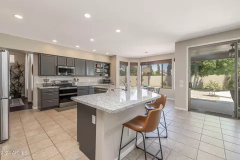 386 E Horseshoe Ave, Gilbert, AZ 85296 photo 8
