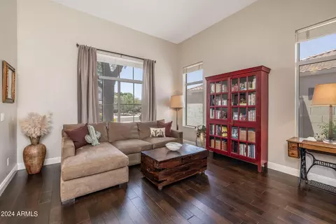 386 E Horseshoe Ave, Gilbert, AZ 85296 photo 3