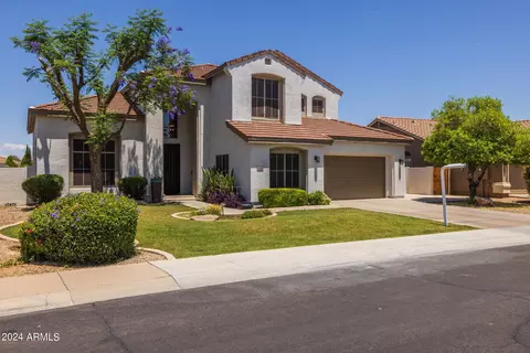 386 E Horseshoe Ave, Gilbert, AZ 85296 photo 2