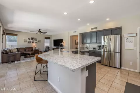 386 E Horseshoe Ave, Gilbert, AZ 85296 photo 9