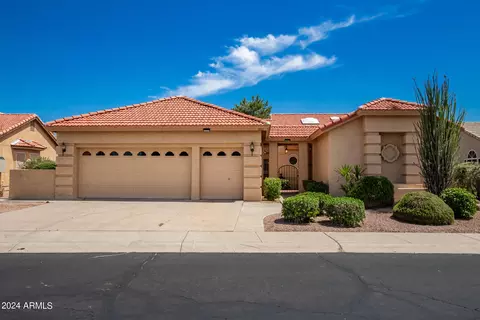 553 W Champagne Dr, Chandler, AZ 85248