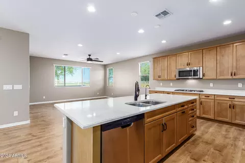 Kitchen - 3161 S 183rd Dr, Goodyear, AZ 85338 photo 5 of 6