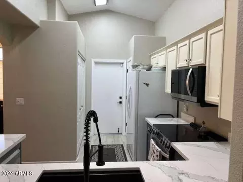 2436 E Morrow Dr, Phoenix, AZ 85050 photo 9