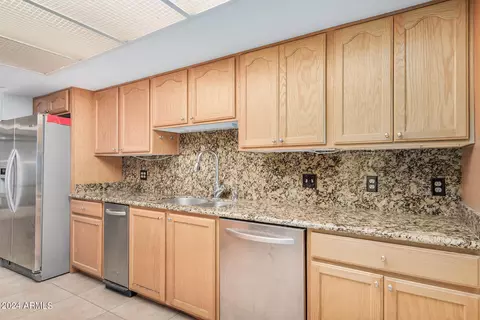 77 E Missouri Ave #34, Phoenix, AZ 85012 photo 24