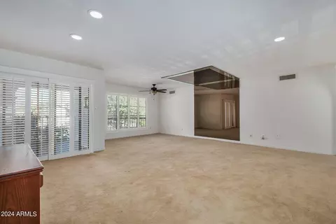 77 E Missouri Ave #34, Phoenix, AZ 85012 photo 34