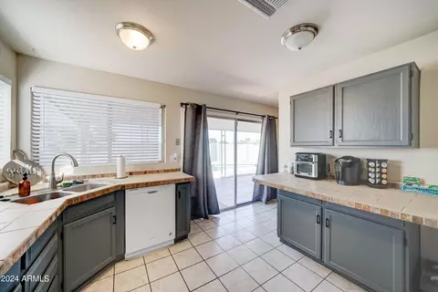 4867 E Capistrano Ave, Phoenix, AZ 85044 photo 13