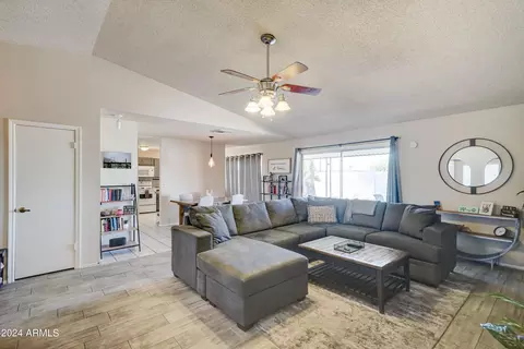 4867 E Capistrano Ave, Phoenix, AZ 85044 photo 5
