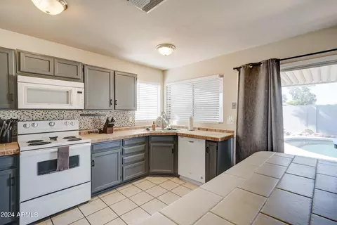 4867 E Capistrano Ave, Phoenix, AZ 85044 photo 10