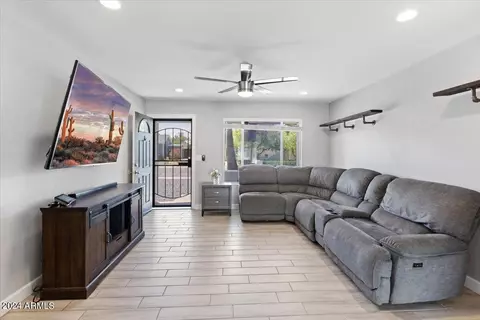3302 E Helena Dr, Phoenix, AZ 85032 photo 3