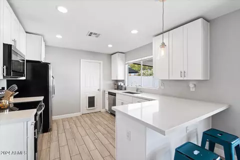 3302 E Helena Dr, Phoenix, AZ 85032 photo 7