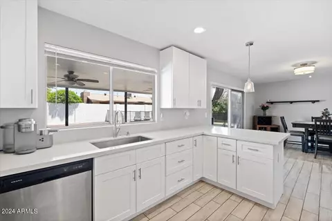 3302 E Helena Dr, Phoenix, AZ 85032 photo 8