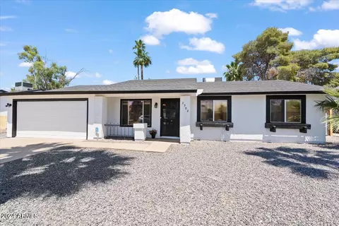 3302 E Helena Dr, Phoenix, AZ 85032 photo 2