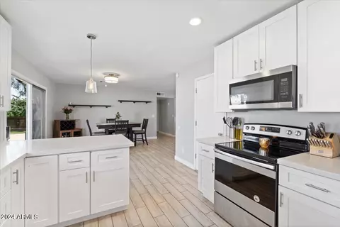 3302 E Helena Dr, Phoenix, AZ 85032 photo 9
