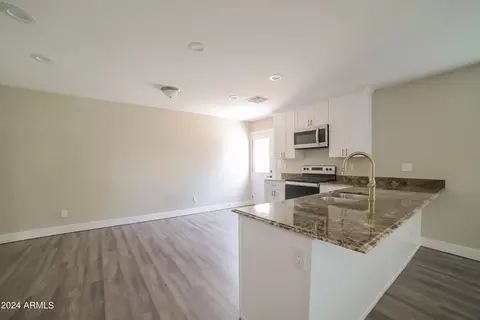4922 S 23rd Dr, Phoenix, AZ 85041 photo 5