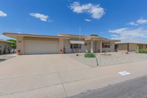 9504 W Glen Oaks Cir, Sun City, AZ 85351