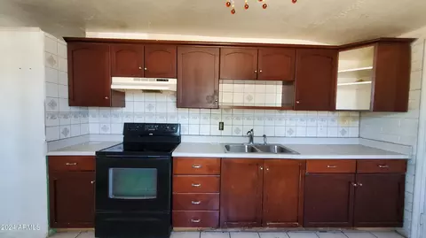4014 N 64th Dr, Phoenix, AZ 85033 photo 7