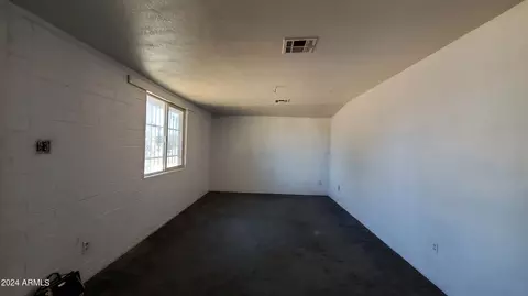 4014 N 64th Dr, Phoenix, AZ 85033 photo 9