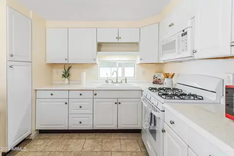 1525 E Helena Dr, Phoenix, AZ 85022 photo 5