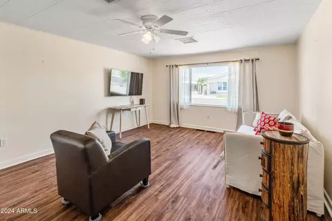 1525 E Helena Dr, Phoenix, AZ 85022 photo 4