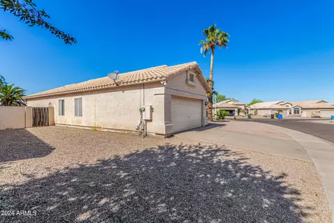 4556 E Badger Way, Phoenix, AZ 85044 photo 3