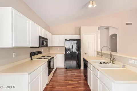 4556 E Badger Way, Phoenix, AZ 85044 photo 10