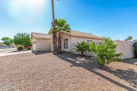 4556 E Badger Way, Phoenix, AZ 85044 photo 2