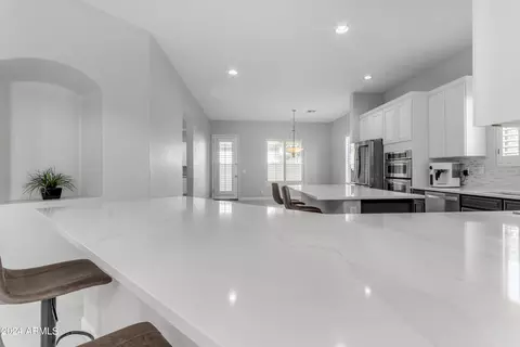 934 E Frances Ln, Gilbert, AZ 85295 photo 5