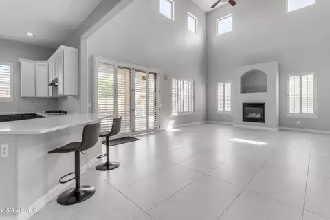 934 E Frances Ln, Gilbert, AZ 85295 photo 4