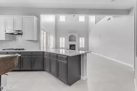 934 E Frances Ln, Gilbert, AZ 85295 photo 2