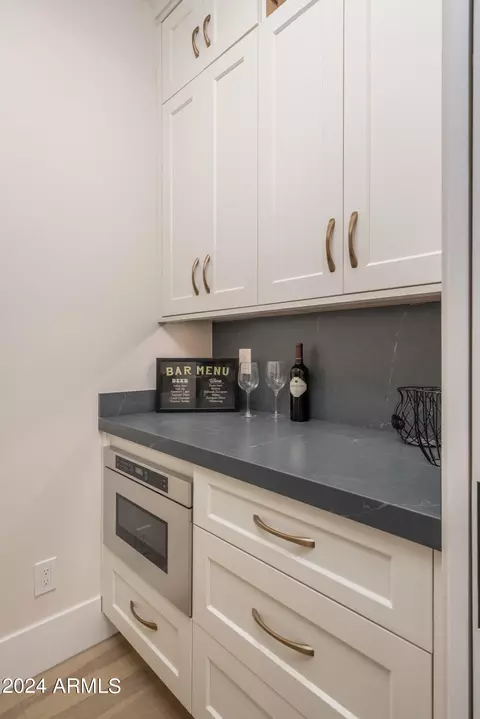 Kitchen - 4013 N 34th St, Phoenix, AZ 85018 photo 6 of 6