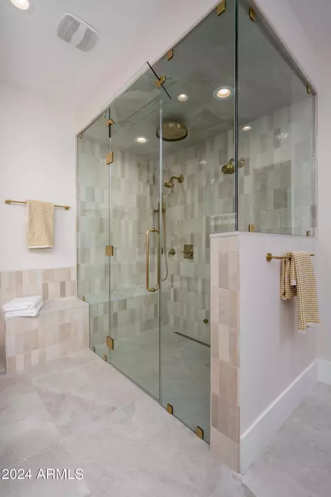 Bath - 4013 N 34th St, Phoenix, AZ 85018 photo 11 of 21
