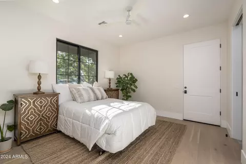 Bedroom - 4013 N 34th St, Phoenix, AZ 85018 photo 1 of 13