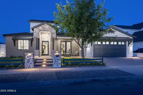 Exterior - 4013 N 34th St, Phoenix, AZ 85018 photo 2 of 10