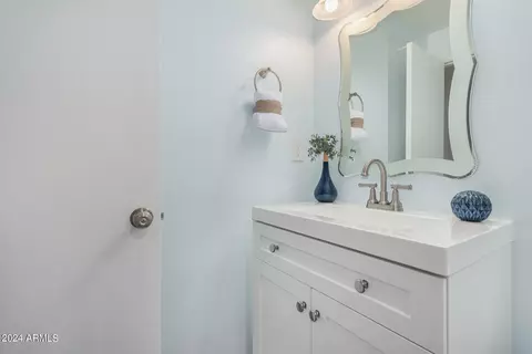 3813 E Captain Dreyfus Ave, Phoenix, AZ 85032 photo 27