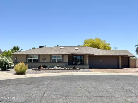 11093 W Frontier Dr, Sun City, AZ 85351