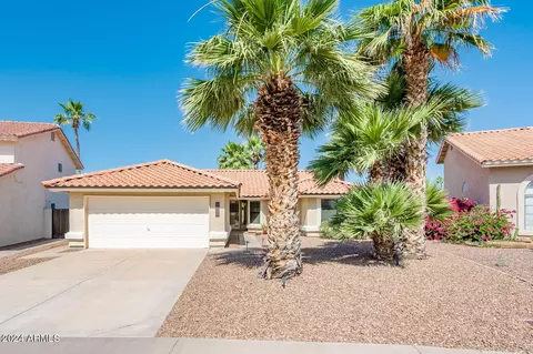 4212 E Amberwood Dr, Phoenix, AZ 85048