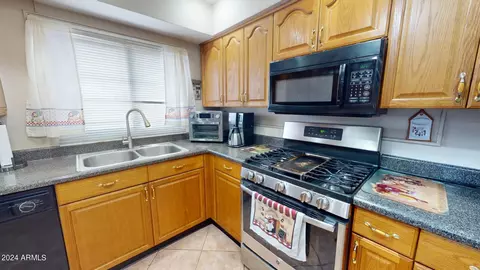 4402 N 66th Dr, Phoenix, AZ 85033 photo 9