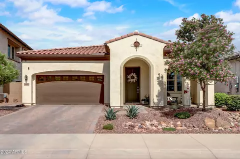 153 N Abalone Dr, Gilbert, AZ 85233 photo 2