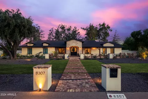 8307 E Davenport Dr, Scottsdale, AZ 85260