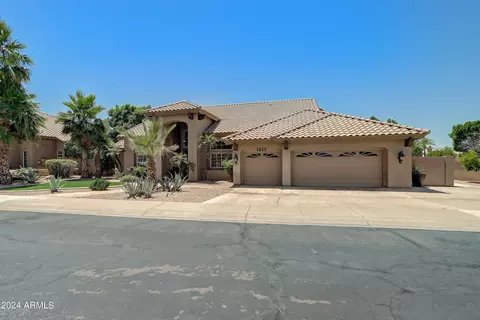 1455 E Amberwood Dr, Phoenix, AZ 85048