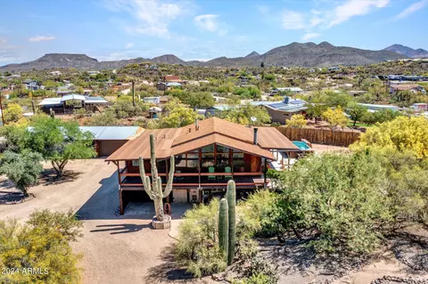 2558 W Roughrider Rd, New River, AZ 85087