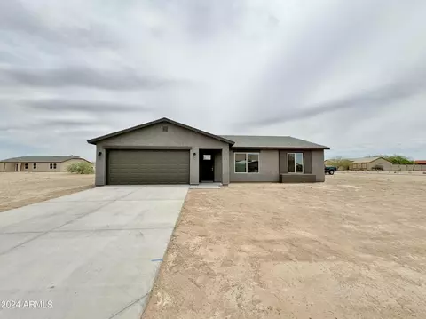 13555 S Calumet Rd, Arizona City, AZ 85123