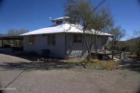 201 E Sabrosa Dr, New River, AZ 85087
